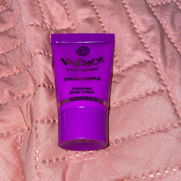 Versace Parfume Pouch With Dylan Purple Mini Shower Gel,Lotion,Perfume NWOT - Picture 2 of 9